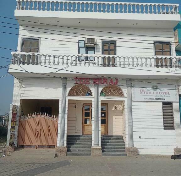 ホテル The Miraj