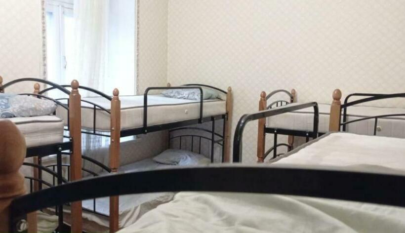 هاستل R & R International