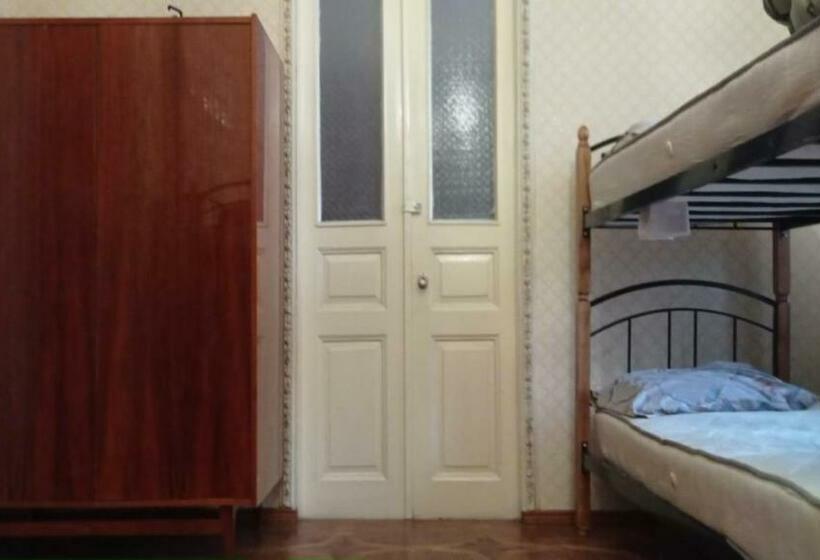 هاستل R & R International