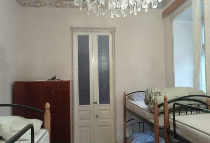 هاستل R & R International