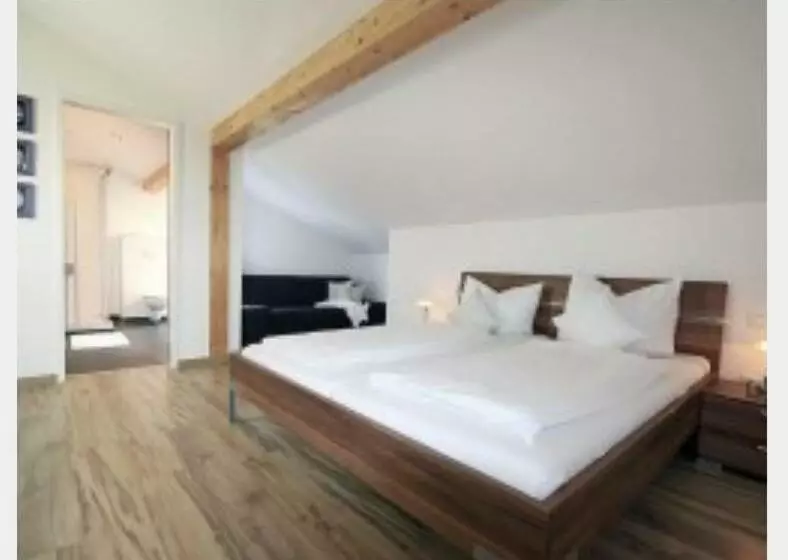 Kapselihotelli L Ulivo Italienische Restaurant Und Pension