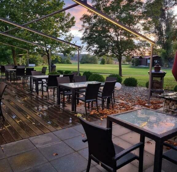 カプセルホテル L Ulivo Italienische Restaurant Und Pension