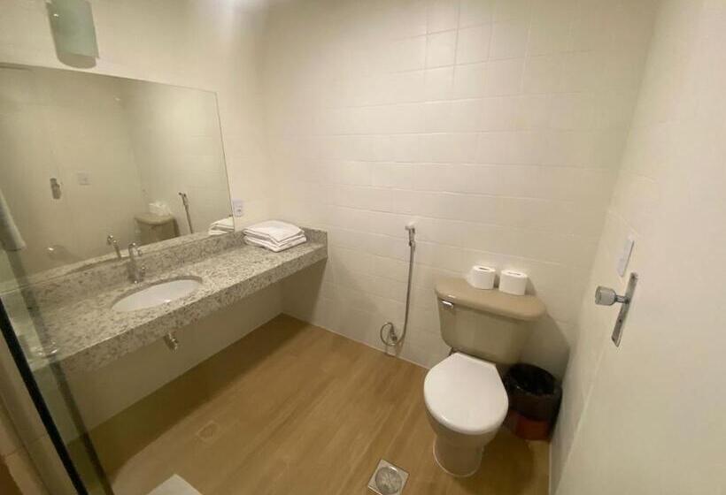 Отель Garvey Park