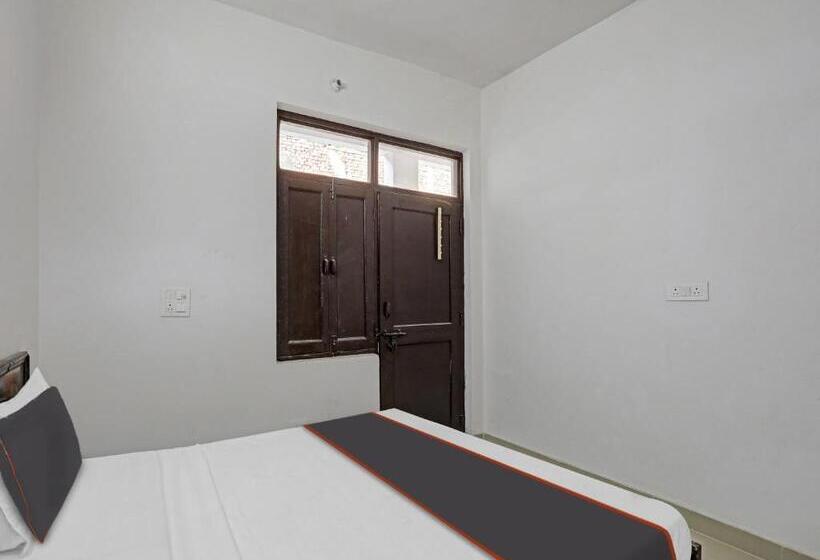 هتل Spot On Mt White House