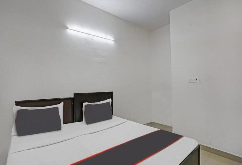 هتل Spot On Mt White House