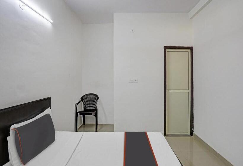 هتل Spot On Mt White House