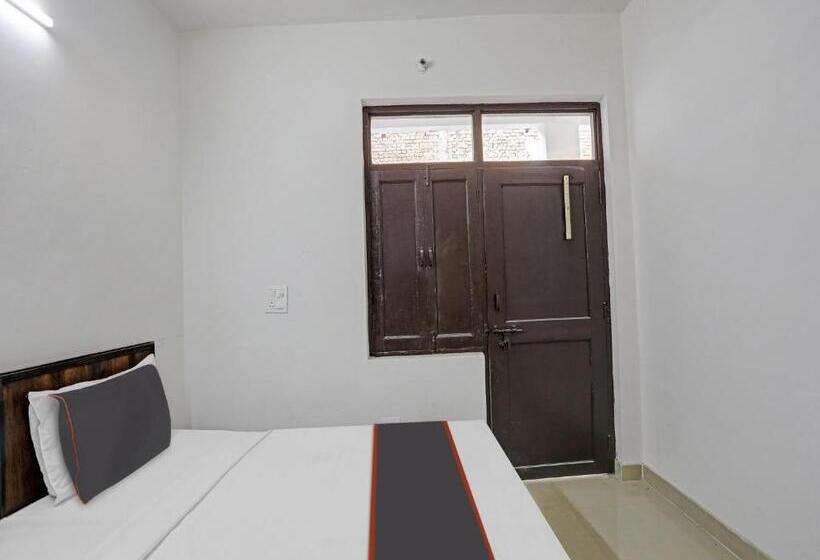 هتل Spot On Mt White House