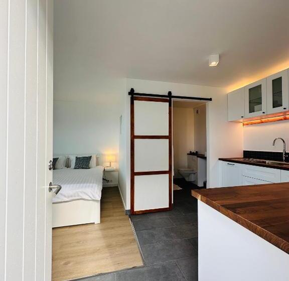 پانسیون Waterfront Fjord House