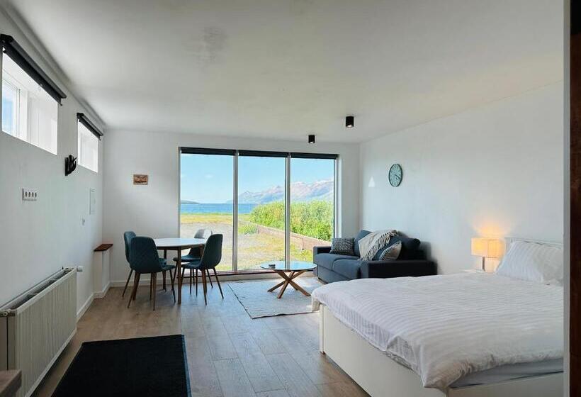 پانسیون Waterfront Fjord House