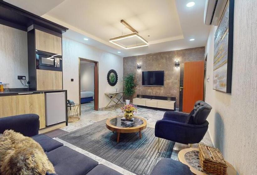 Yanna Apartment By Khaliques