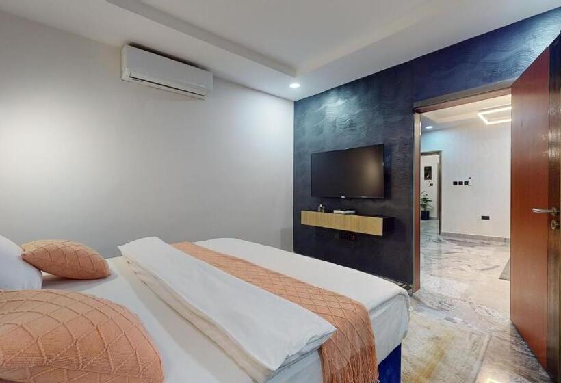 Yanna Apartment By Khaliques