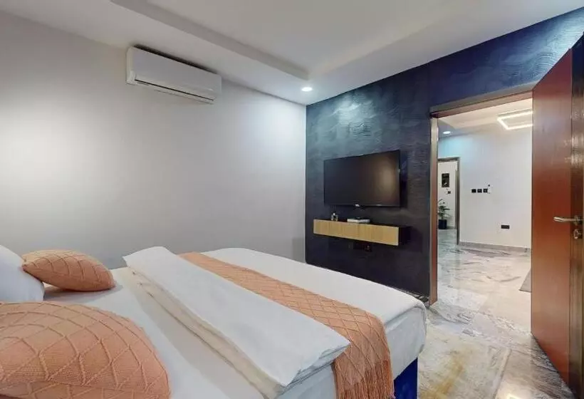 Yanna Apartment By Khaliques