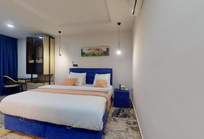 Yanna Apartment By Khaliques