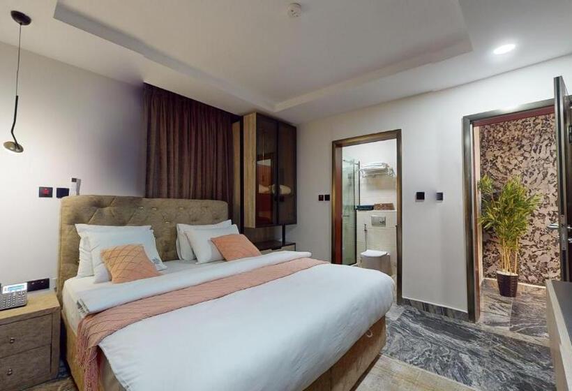 Yanna Apartment By Khaliques