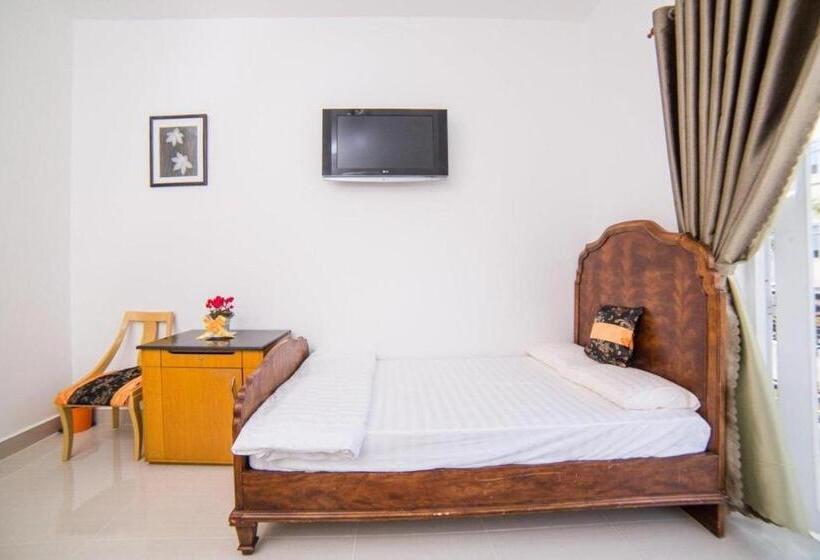 هتل Khách Sạn Bảo Quân Núi Sam