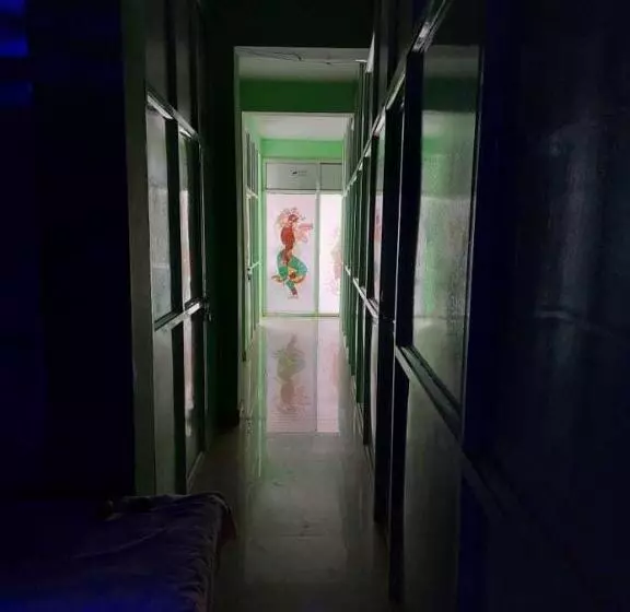ホテル Spot On Laxmi Guest House
