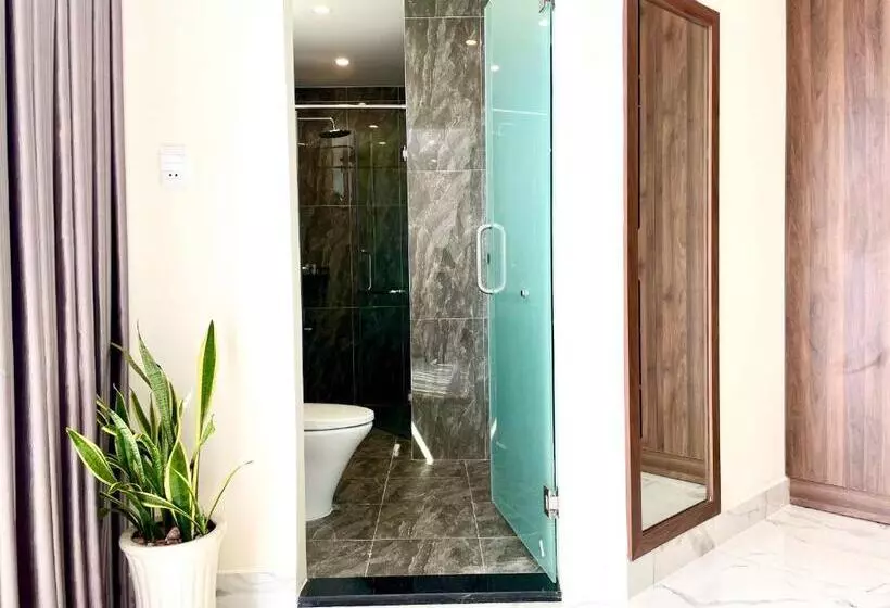 Hoàng Triều Hotel   Marina Bình Dương