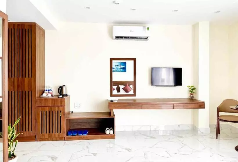 Hoàng Triều Hotel   Marina Bình Dương