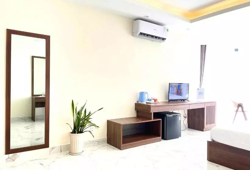 Hoàng Triều Hotel   Marina Bình Dương