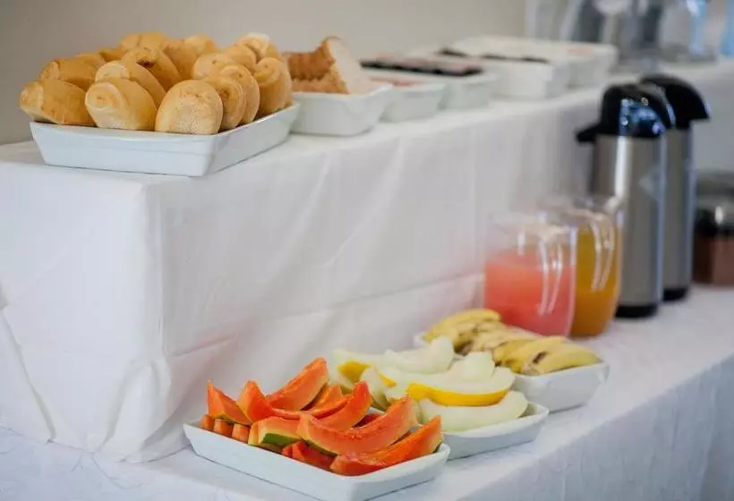 Общежитие Clh Suites Curitiba