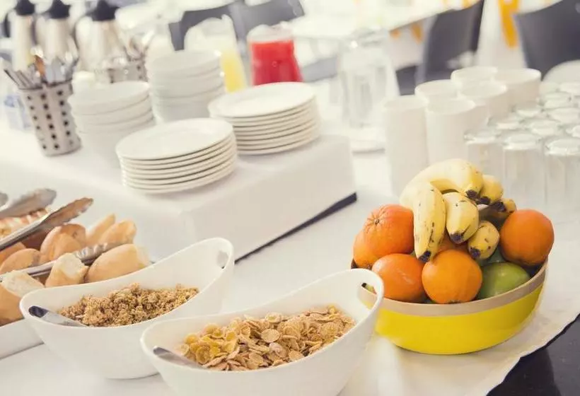 Общежитие Clh Suites Curitiba