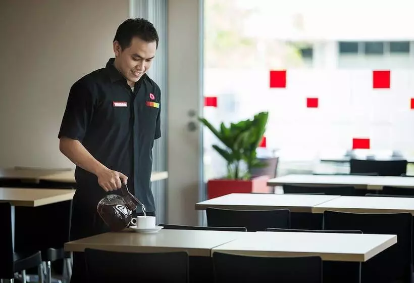 Amaris Hotel Simpang Lima