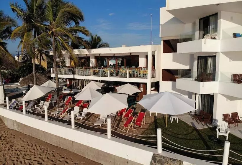 هتل Barra De Navidad