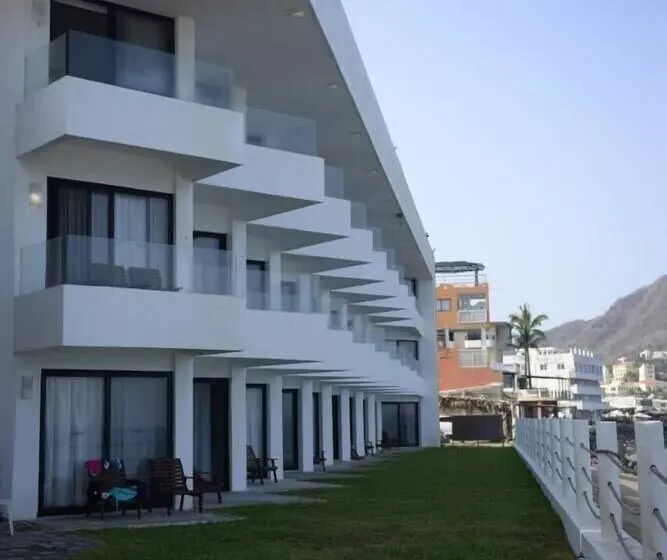 هتل Barra De Navidad