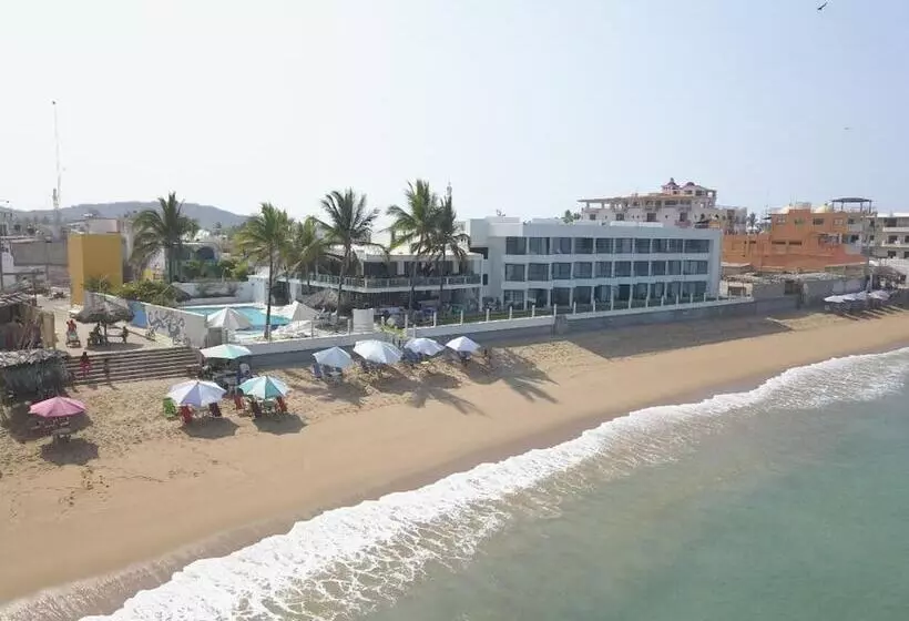 هتل Barra De Navidad