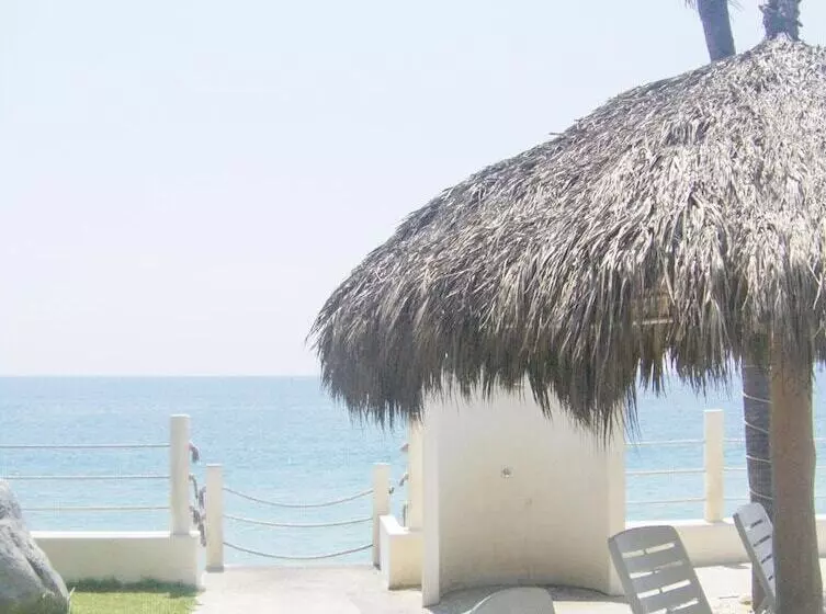 هتل Barra De Navidad