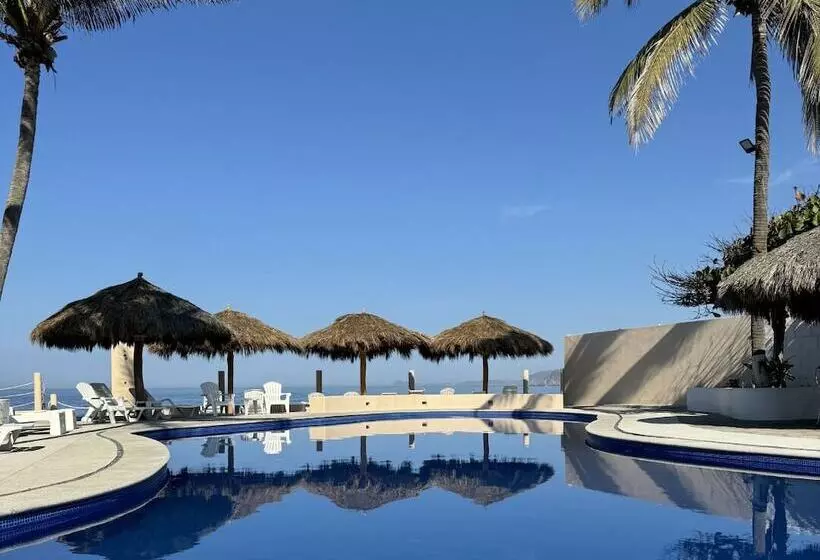 هتل Barra De Navidad