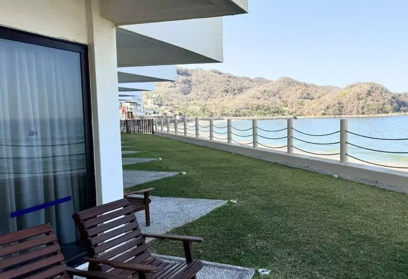 هتل Barra De Navidad