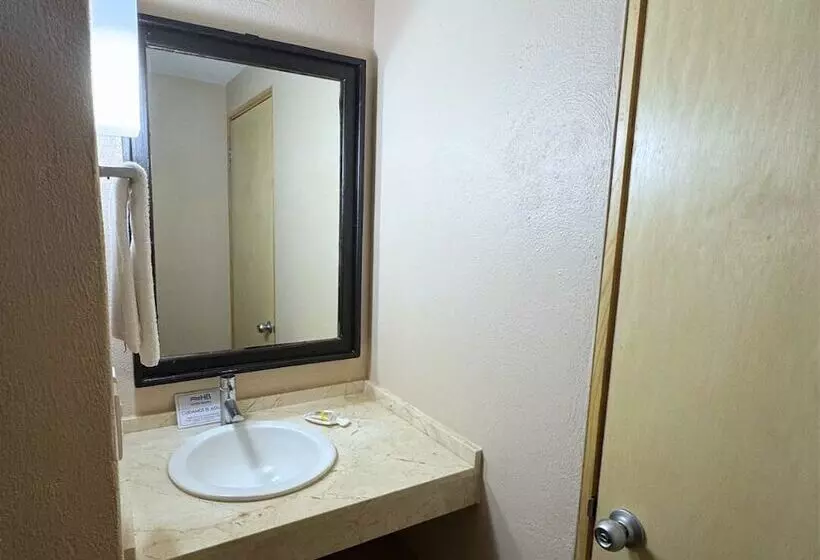 هتل Barra De Navidad