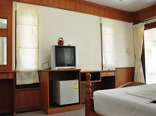 Отель Chaloklum Bay Resort