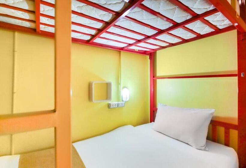 酒店 Fin Hostel Phuket