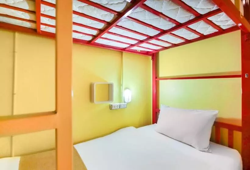 酒店 Fin Hostel Phuket