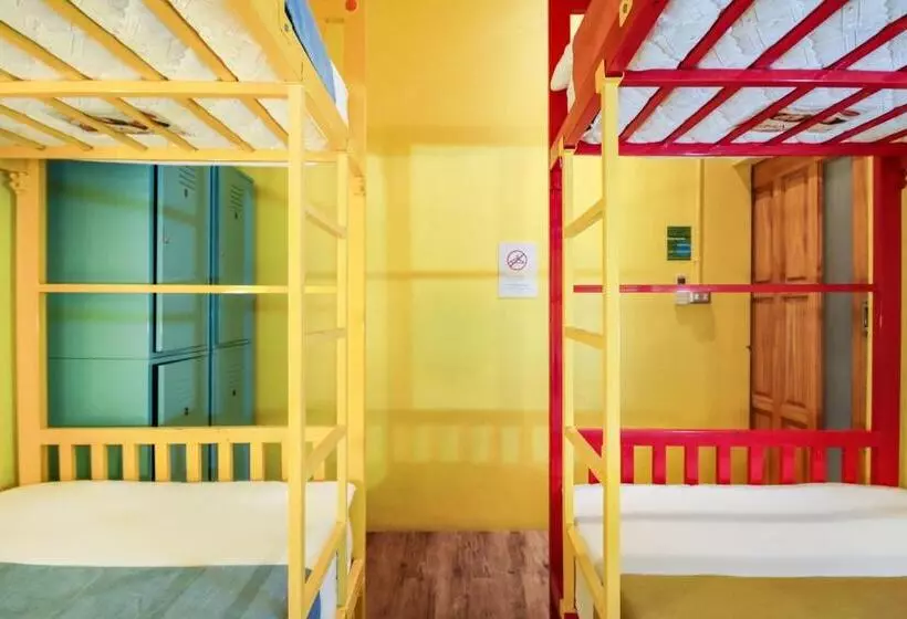 酒店 Fin Hostel Phuket