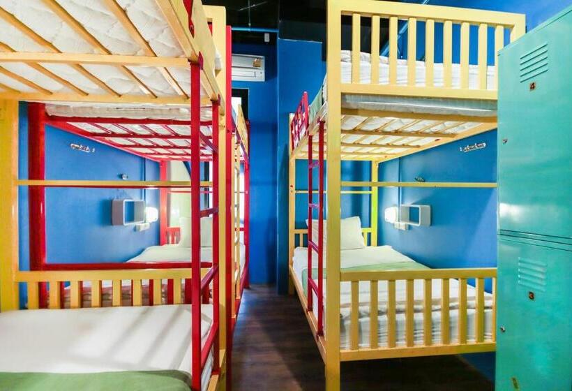 酒店 Fin Hostel Phuket