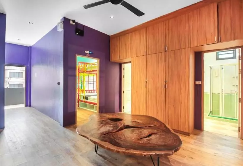 酒店 Fin Hostel Phuket