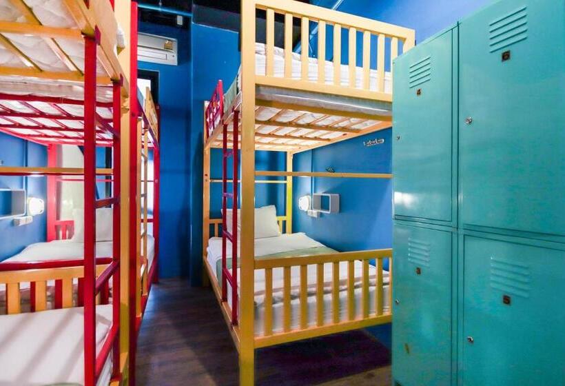 酒店 Fin Hostel Phuket