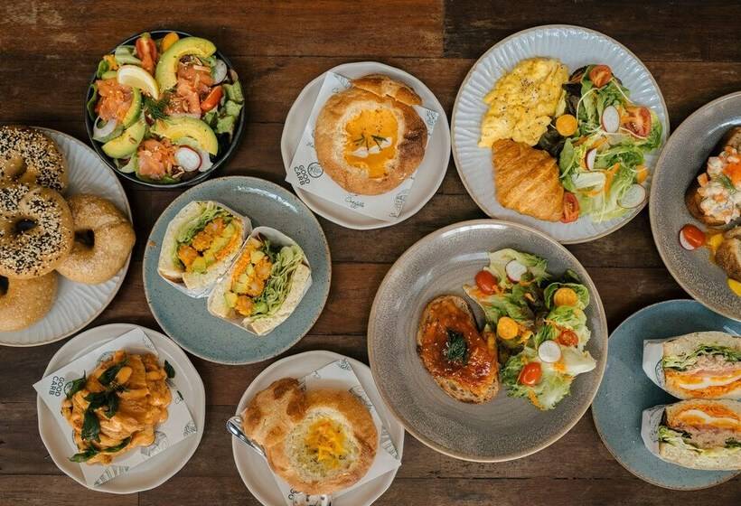 Отель Happynest Inspiring Hostel