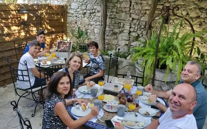 Hotelli Maison Carles Bnb