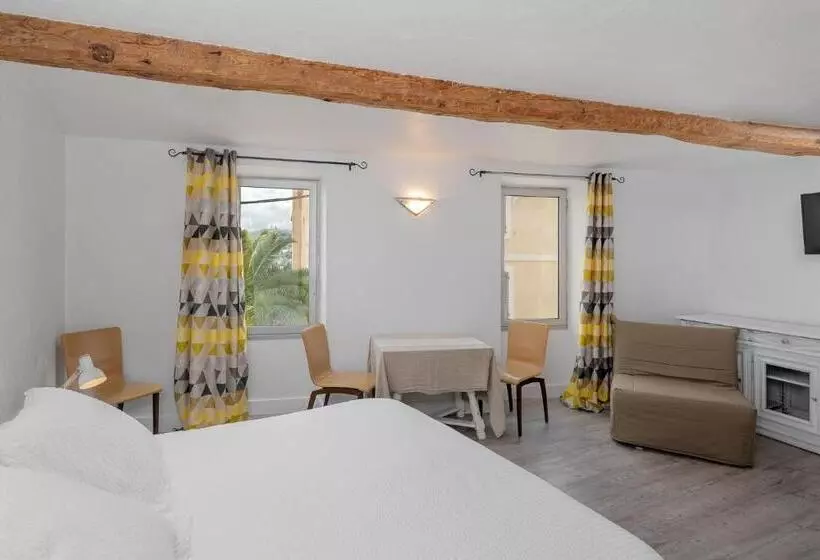 Hotelli Maison Carles Bnb