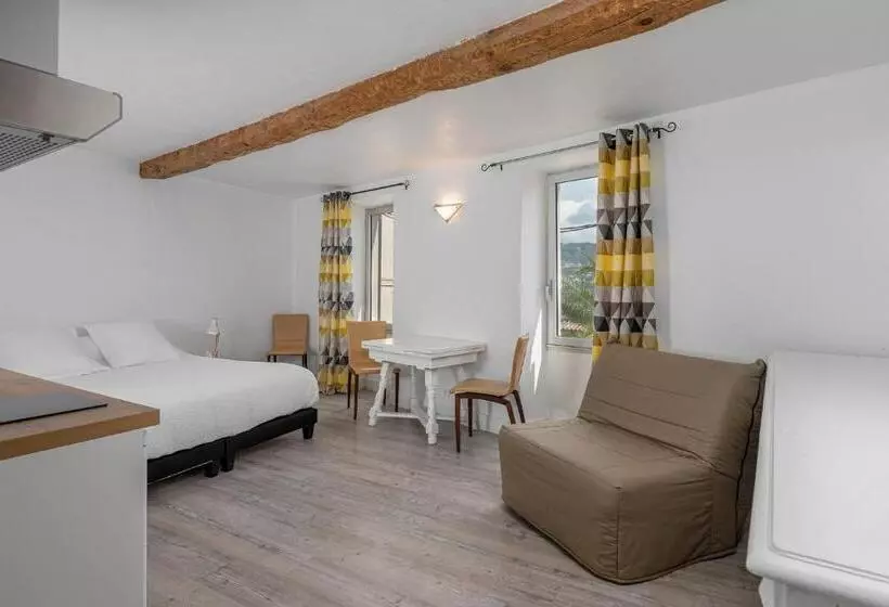 Hotelli Maison Carles Bnb