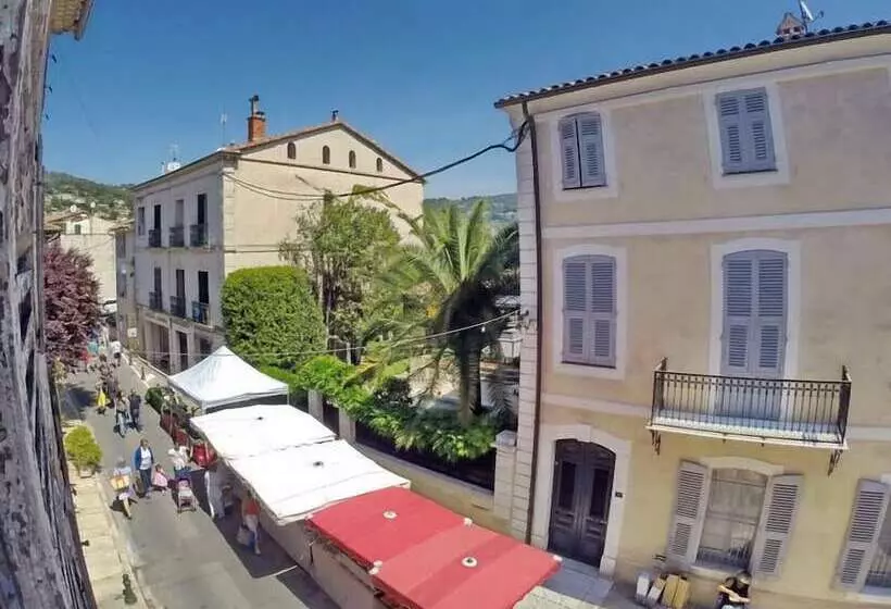 Hotelli Maison Carles Bnb