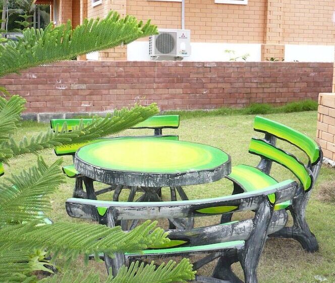 هتل Monkey Samui Hostel