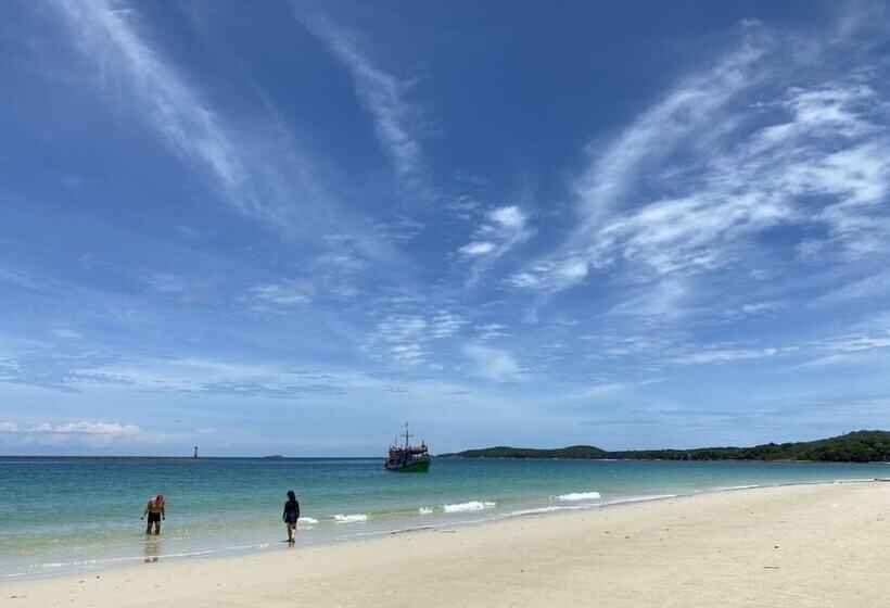 Отель Sinsamut  Koh Samed