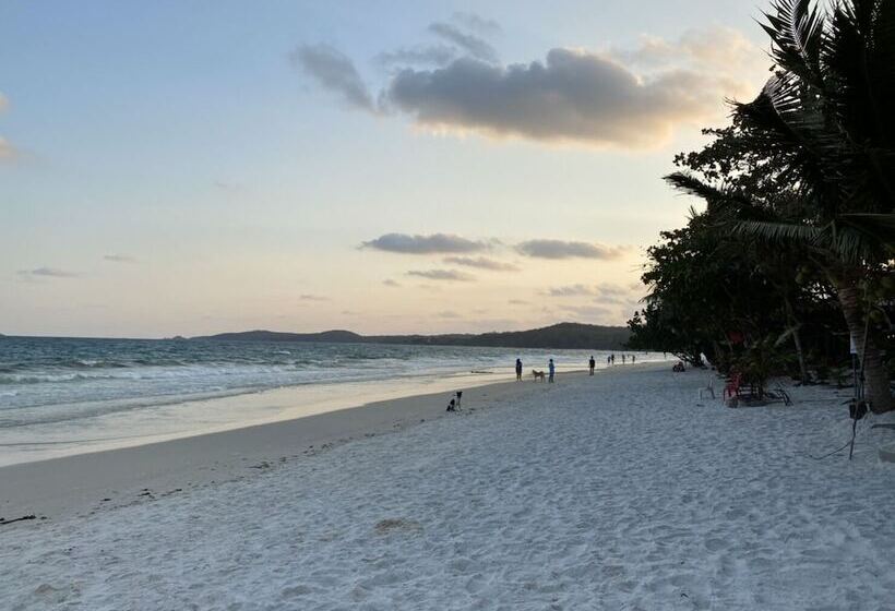 Отель Sinsamut  Koh Samed