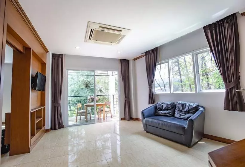 בית מלון כפרי Sungthong Kamala Beach Resort