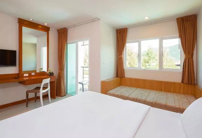 בית מלון כפרי Sungthong Kamala Beach Resort